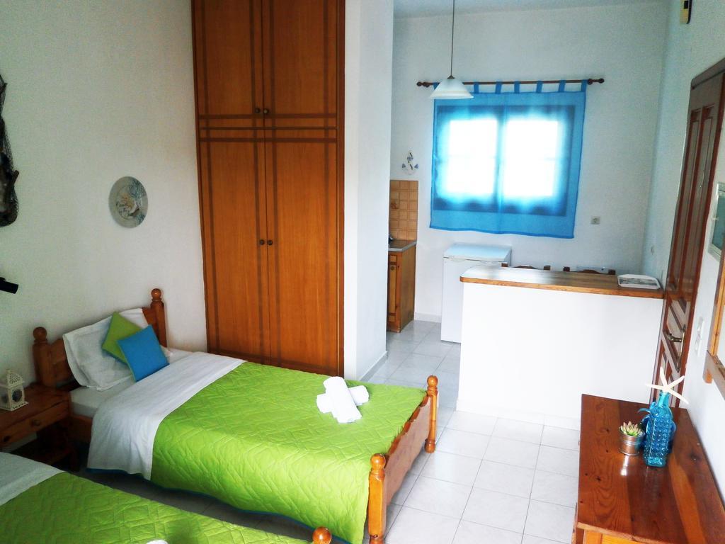 Paraskevi Apartments イプソス 部屋 写真