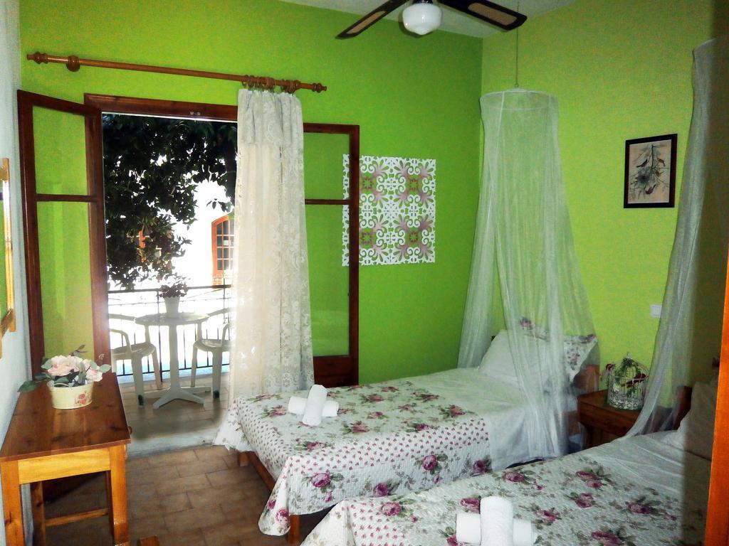 Paraskevi Apartments イプソス 部屋 写真