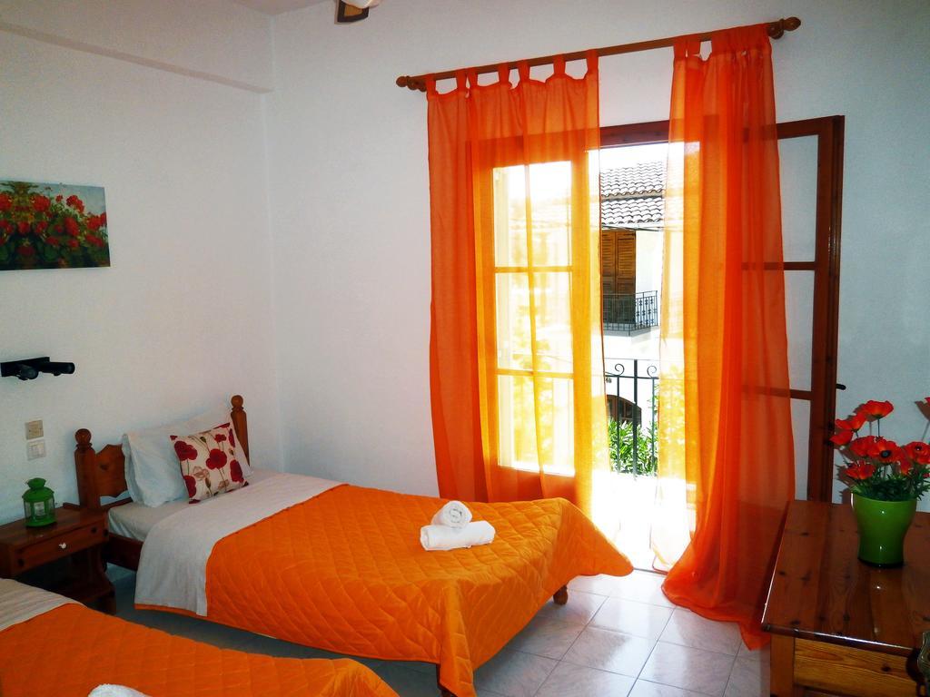 Paraskevi Apartments イプソス 部屋 写真