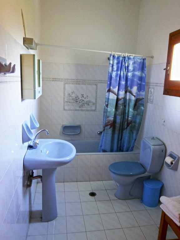 Paraskevi Apartments イプソス 部屋 写真
